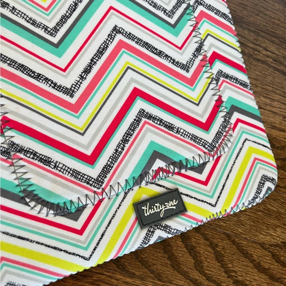 31 Thirty-One Tote a Tablet Case Ipad Kindle Nook Party Punch Chevron